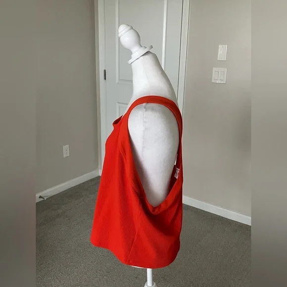 NWOT Athleta Cropped Tank Size 3X Color is Orangey Red - Picture 4 of 7